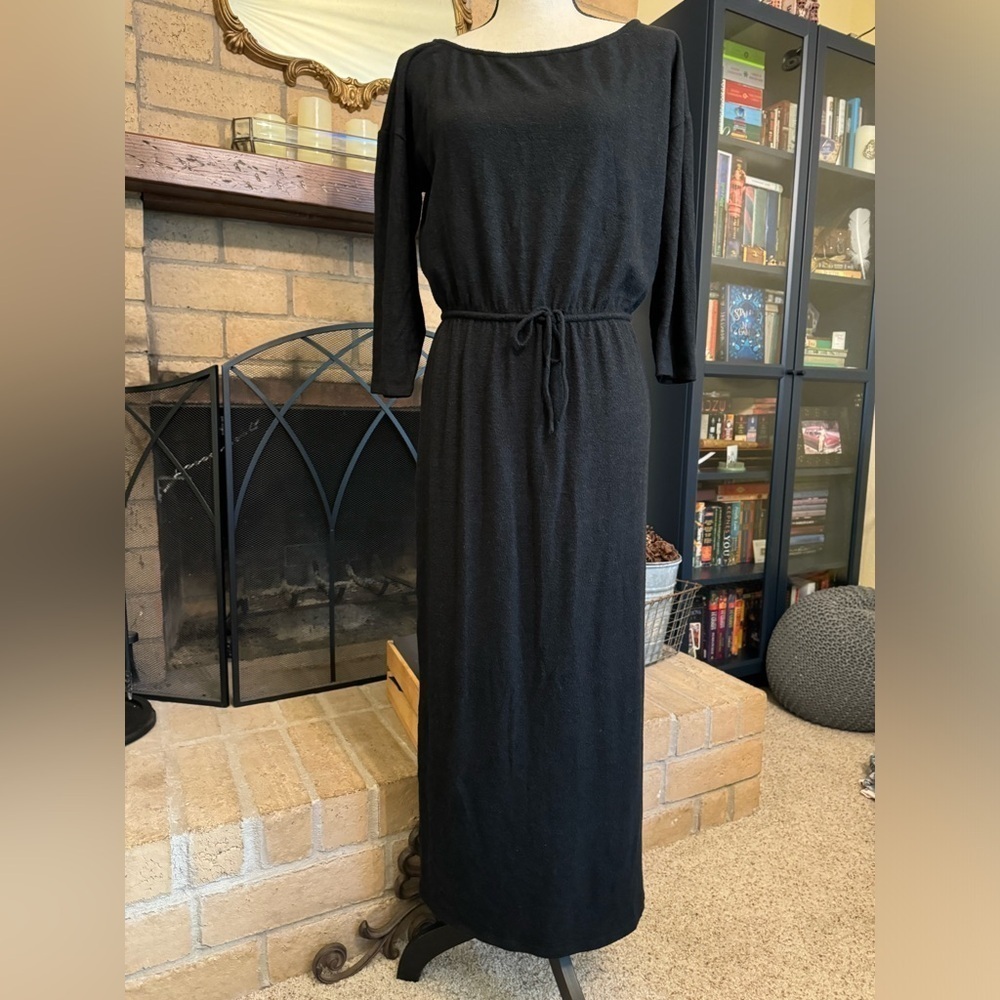 SOFT JOIE Maxi Long Sleeve Drawstring Black Dress w/ Slit